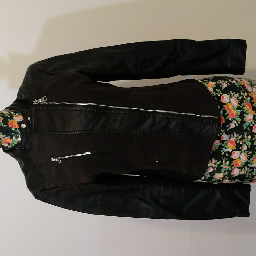 🌼 2/$10 🌼Faux Leather Moto Jacket